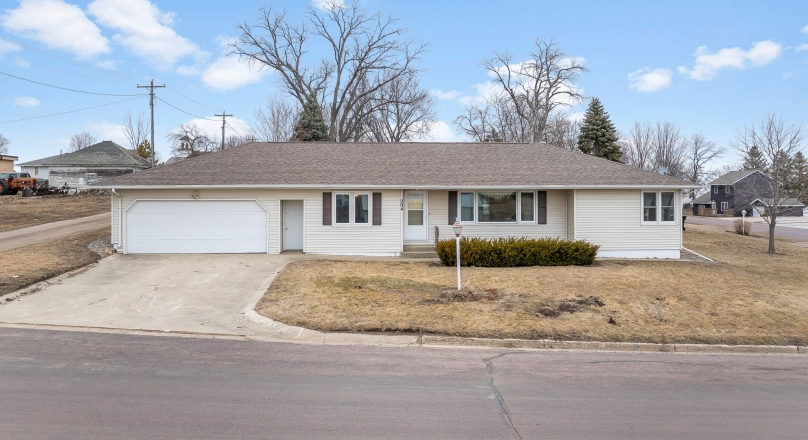 204 1st Street, Welcome